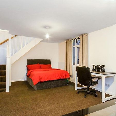 Spacious Studio Flat- Watford Junction & Harry Potter World Zewnętrze zdjęcie
